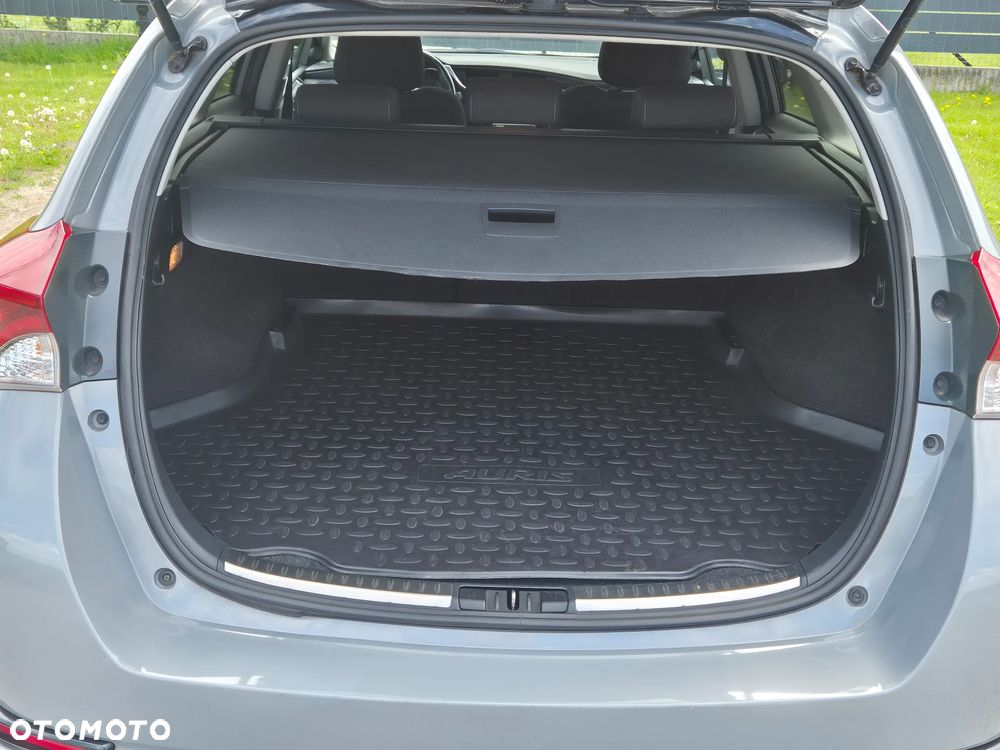 Toyota Auris Hybrid 135 Selection - 12