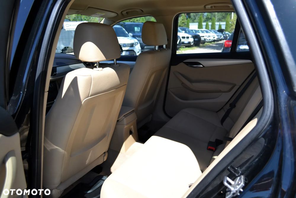 BMW X1 xDrive18d Sport Line - 11