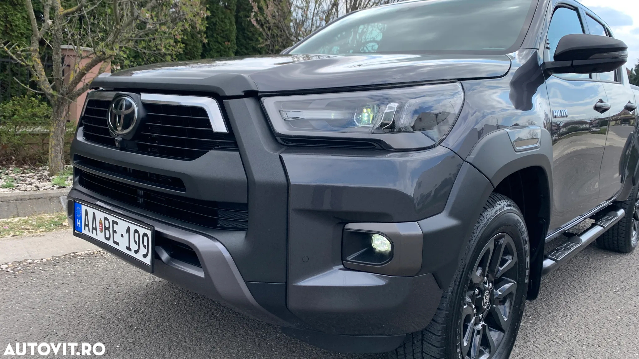 Toyota Hilux 2.8D 204CP 4x4 Double Cab AT Invincible Color Edition - 10