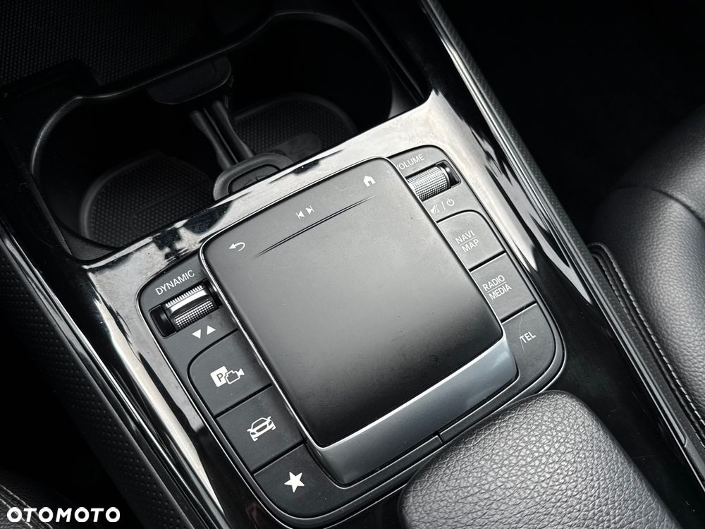 Mercedes-Benz GLB 200 d Progressive 8G-DCT - 25