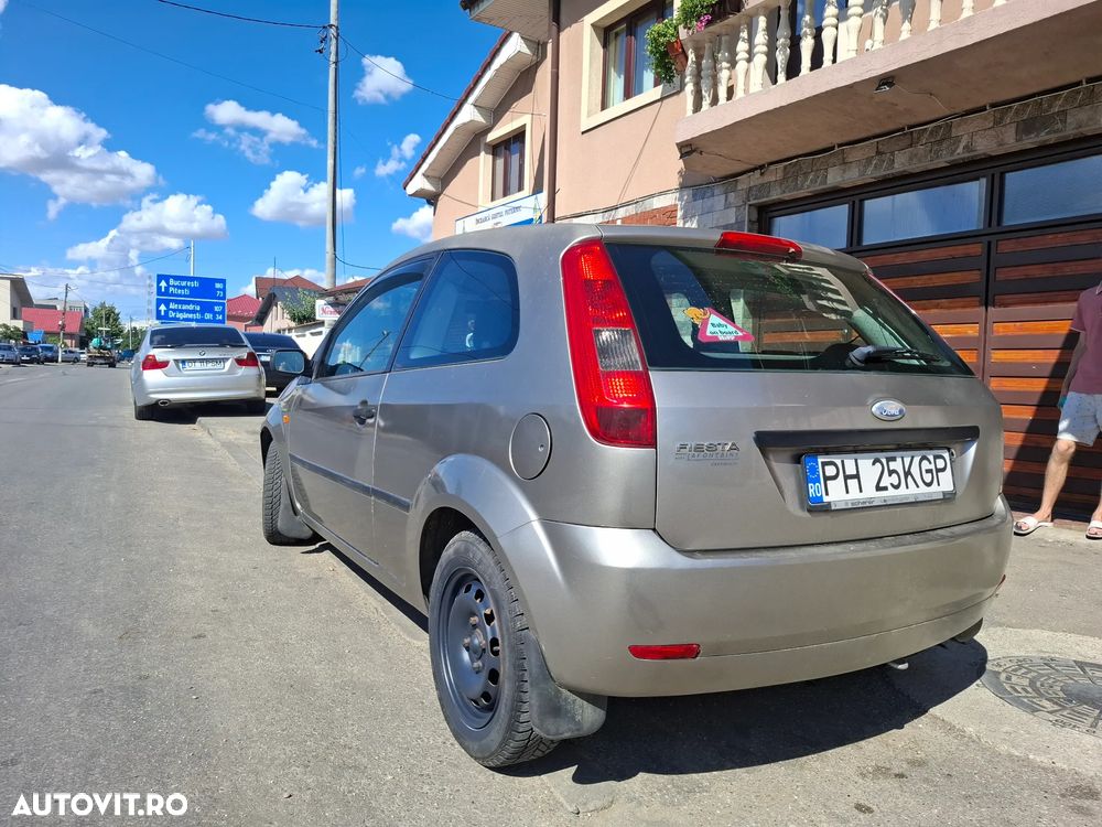 Ford Fiesta 1.3i Ambiente - 3