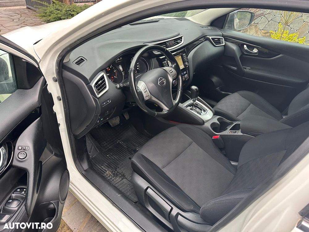 Nissan Qashqai 1.6 DCI Xtronic N-Connecta - 8