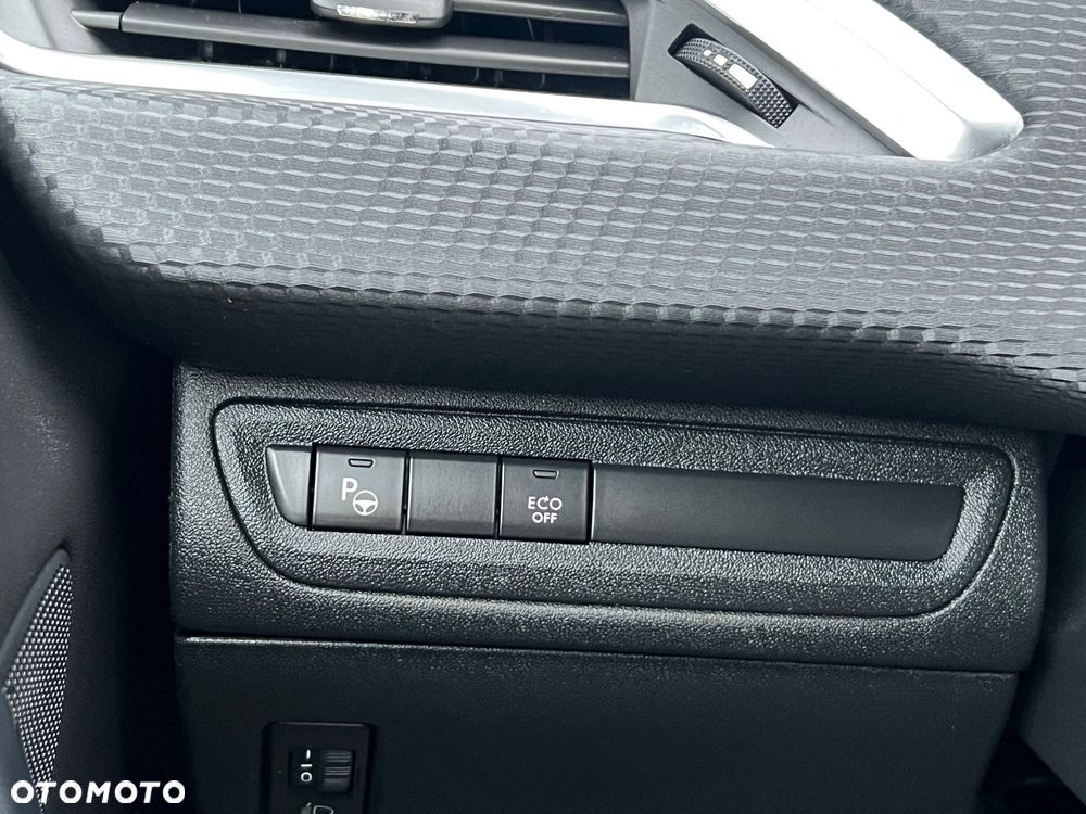 Peugeot 2008 PureTech 110 Stop&Start Allure - 23