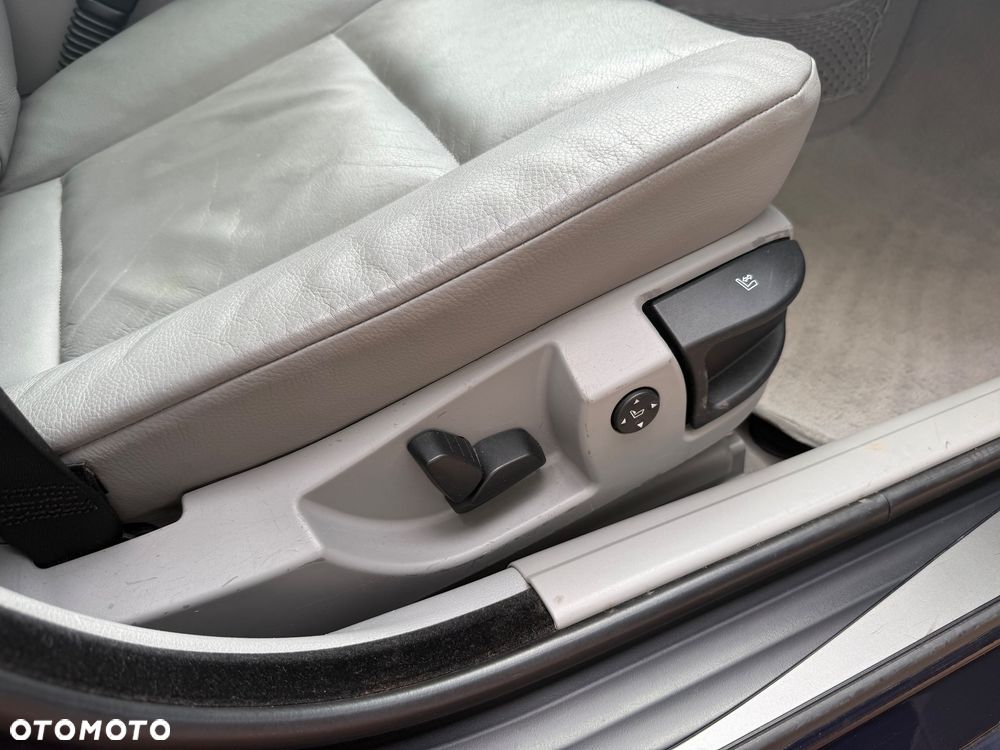 BMW Seria 5 525d - 31
