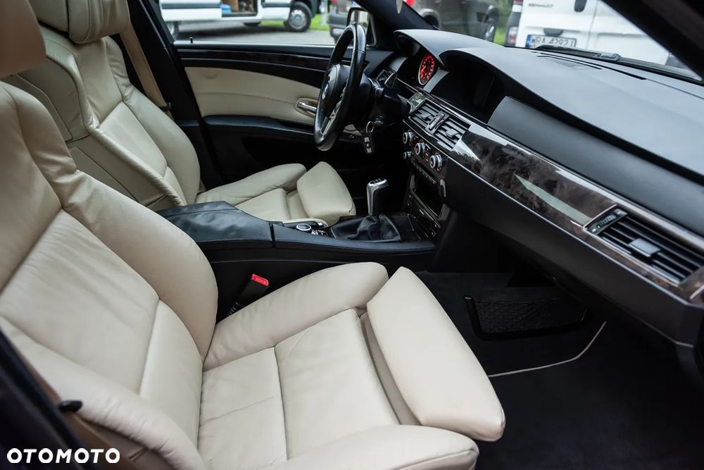 BMW Seria 5 530i Edition Exclusive - 32