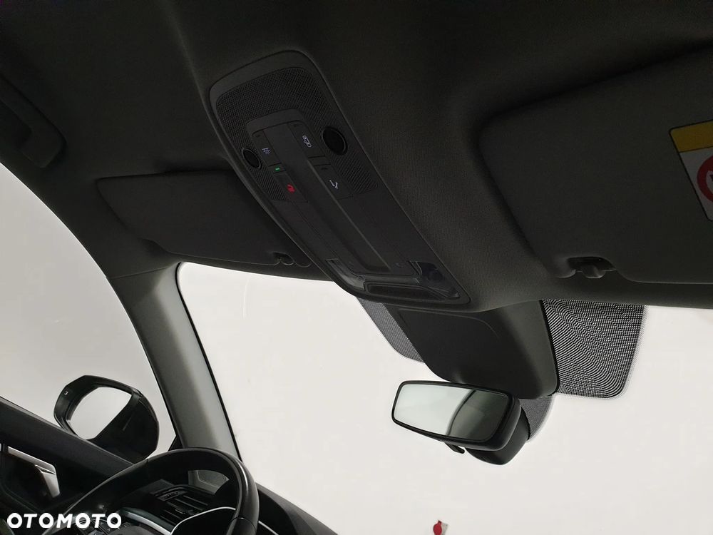 Audi Q3 Sportback 35 TDI quattro S tronic S line - 33