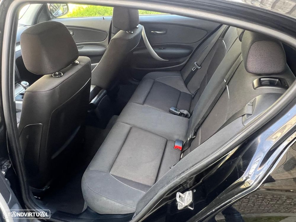 BMW 116 d Line Urban - 21