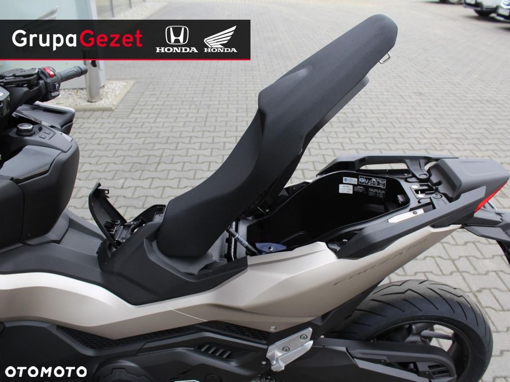 Honda NSS - 13