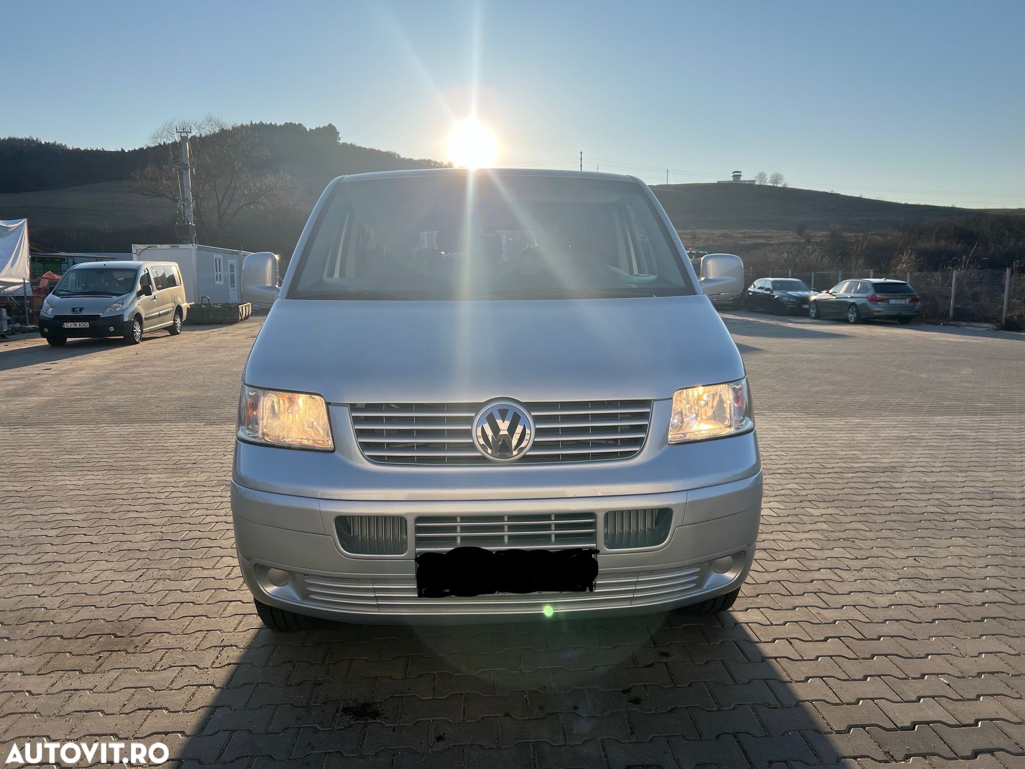 Volkswagen Transporter - 1