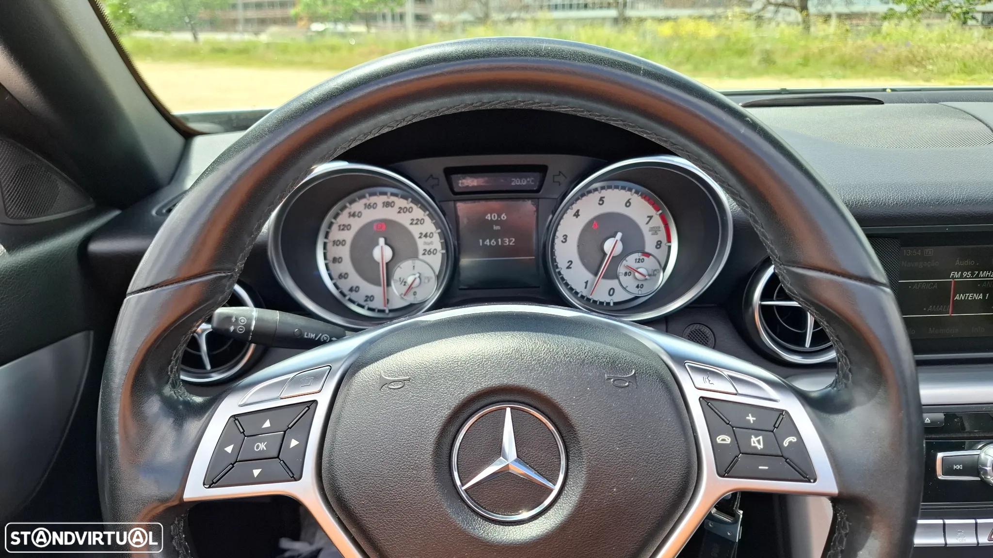 Mercedes-Benz SLK 200 (BlueEFFICIENCY) - 40