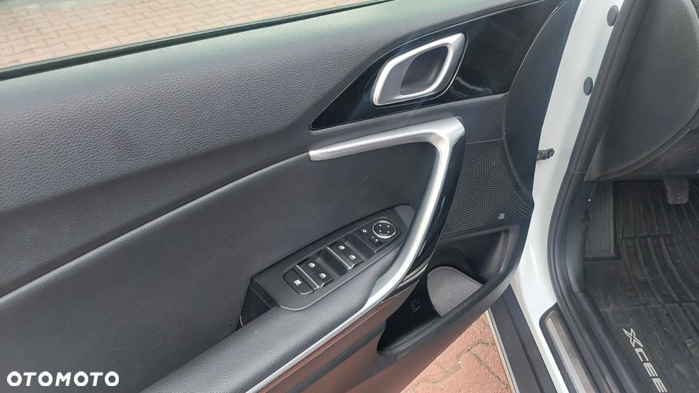 Kia XCeed 1.6 T-GDI L Business Line - 8