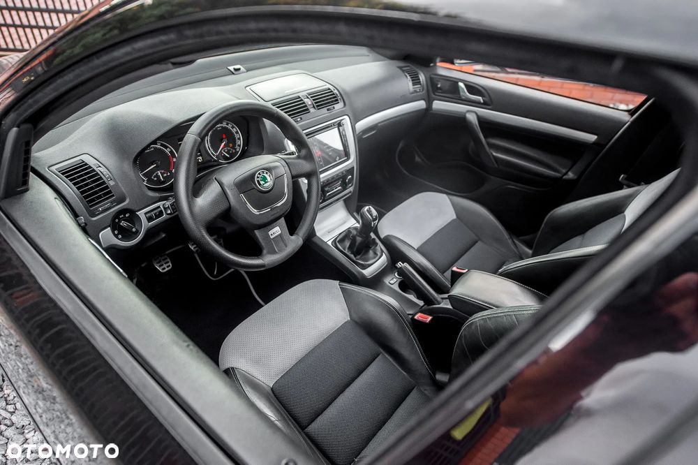 Skoda Octavia 2.0 TSI RS - 17