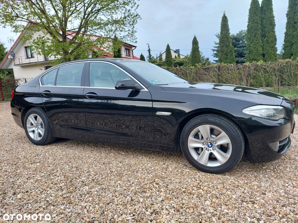BMW Seria 5 528i Sport-Aut - 11