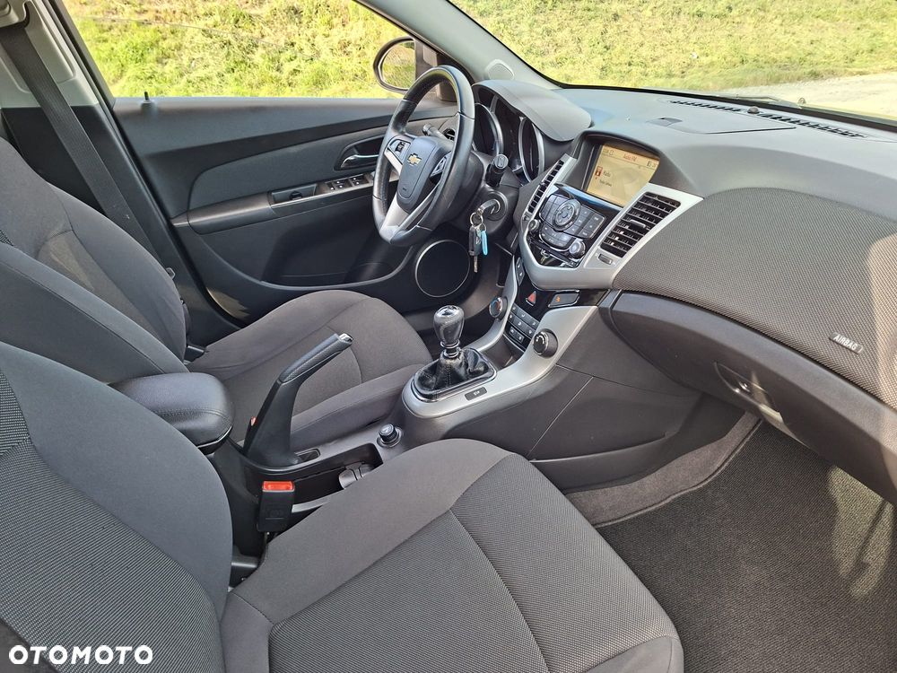 Chevrolet Cruze 1.6 LS+ - 14