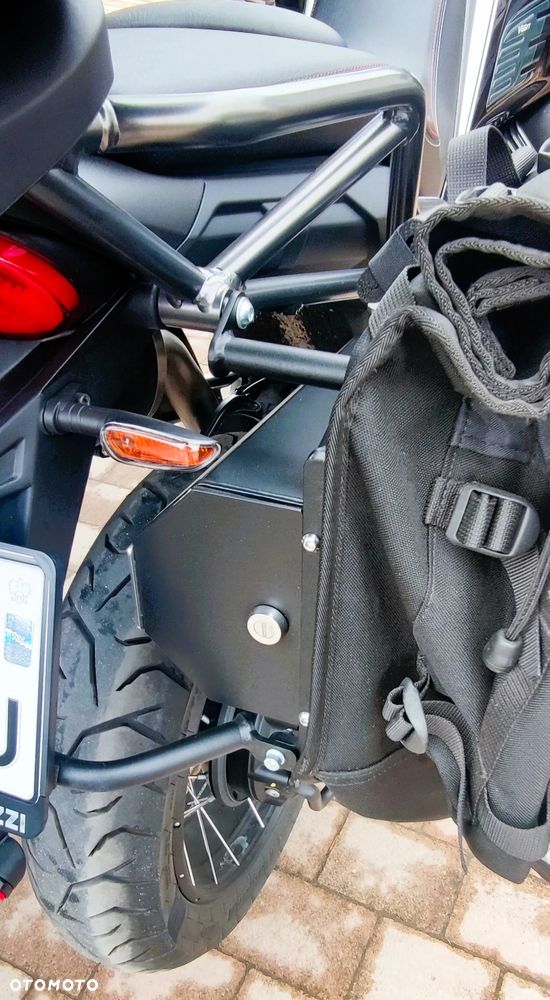 Moto Guzzi V85 - 9