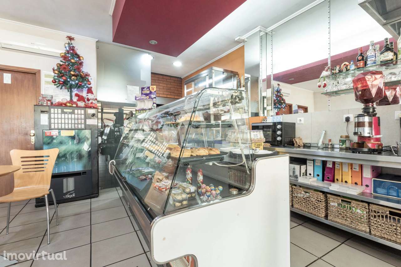Trespasse de Café / Pão Quente – Santa Cruz do Bispo - Grande imagem: 3/26