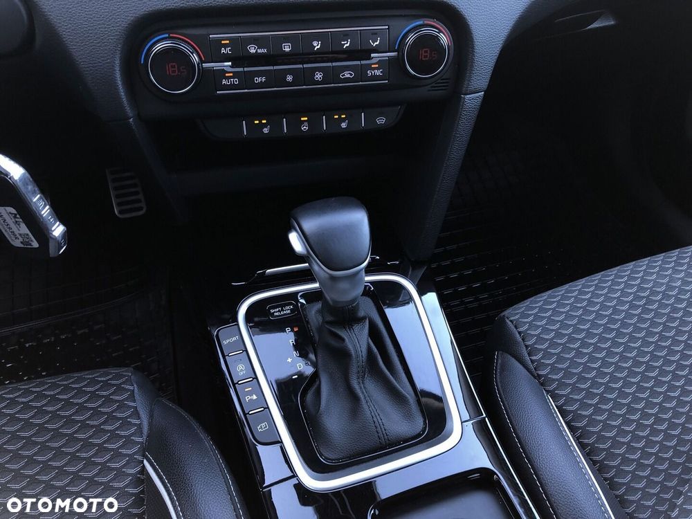 Kia Ceed 1.5 T-GDI L Business Line Plus DCT - 16