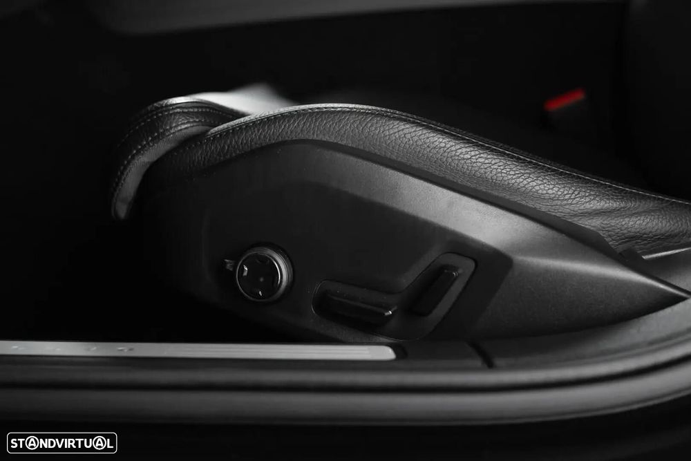 Volvo V60 2.0 B4 Momentum Geartronic - 38