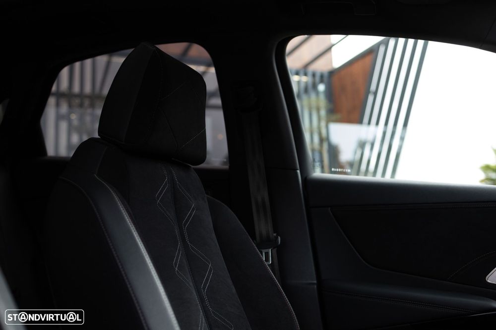 DS DS7 Crossback E-Tense Performance Line EAT8 - 32