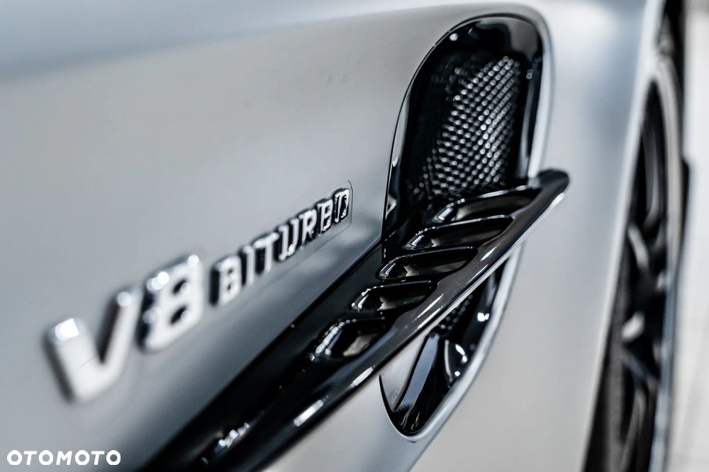 Mercedes-Benz AMG GT R - 4