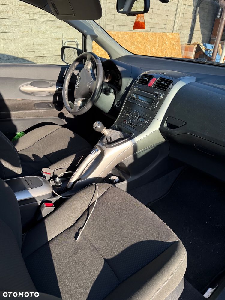 Toyota Auris 2.2 D-4D X - 4