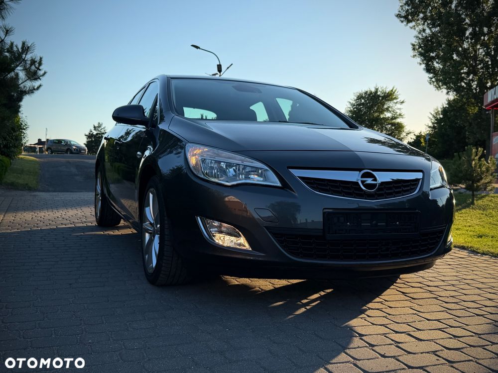 Opel Astra 1.4 T Cosmo - 4