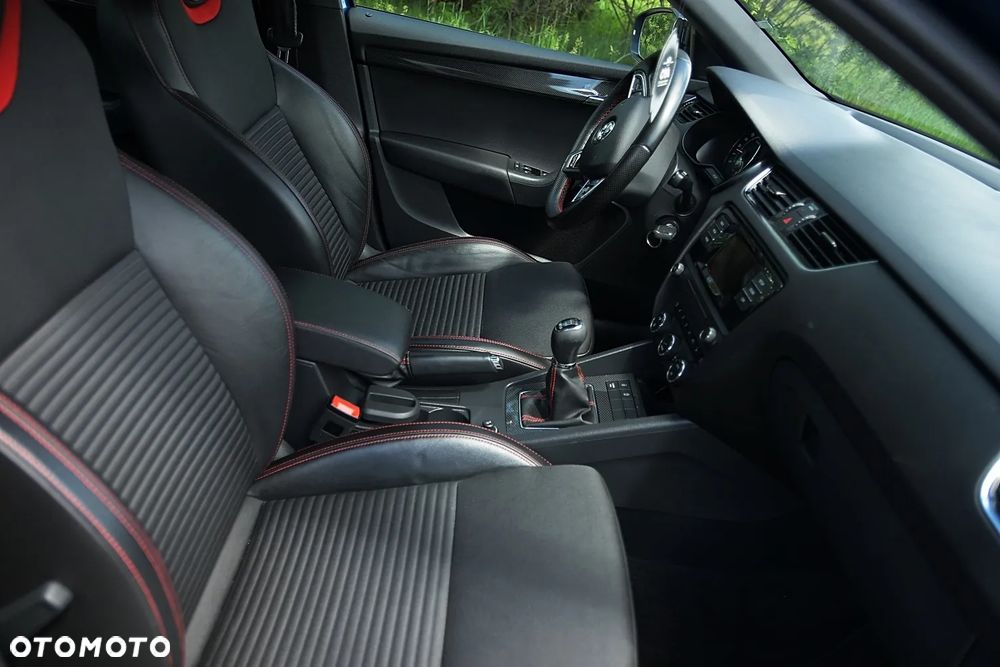 Skoda Octavia 2.0 TDI (Green tec) RS - 17