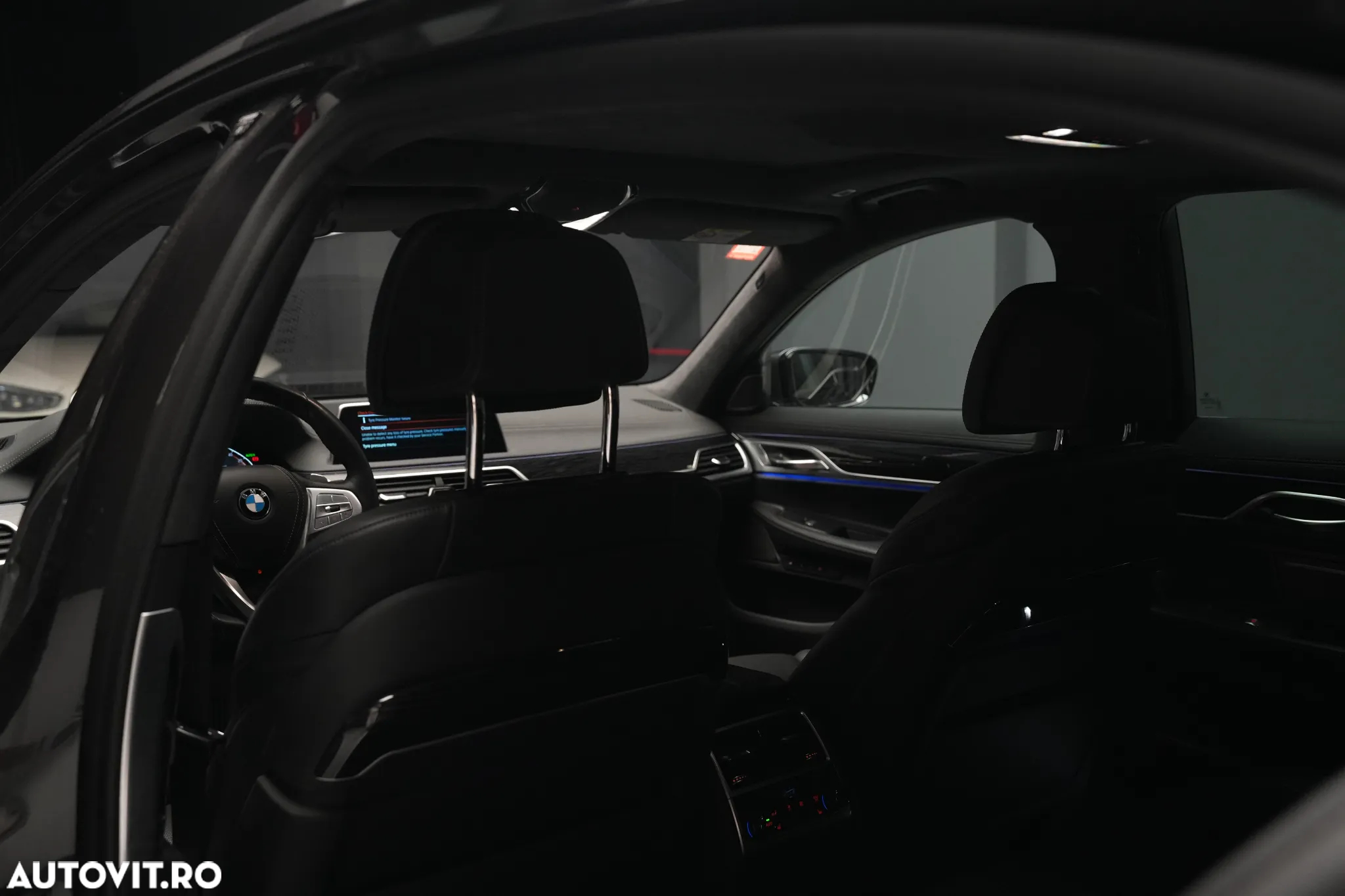 BMW Seria 7 740d xDrive MHEV - 24