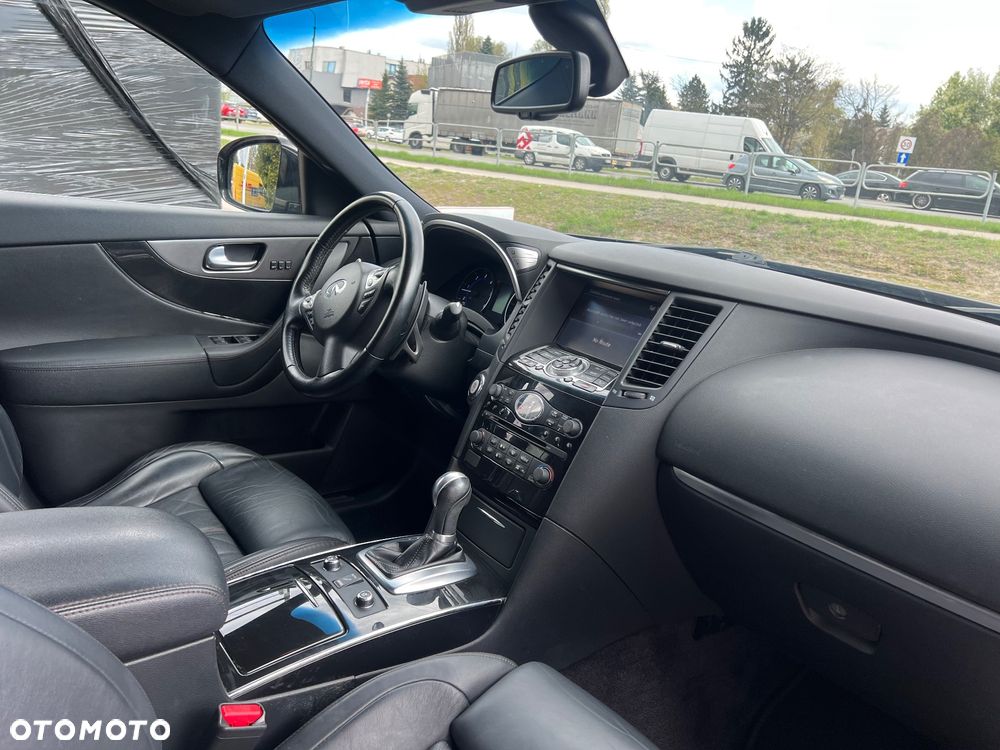 Infiniti Q70 3.0d S Premium - 9