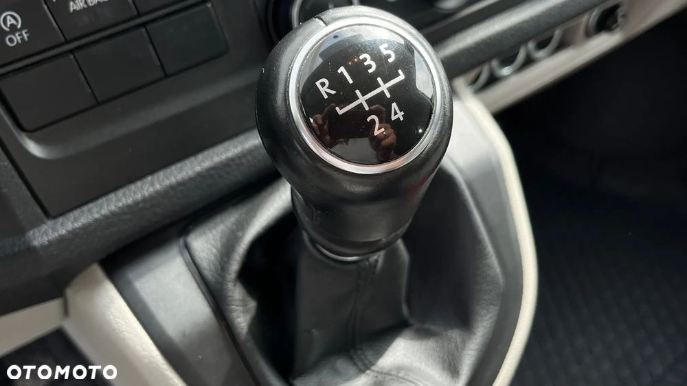 Volkswagen Transporter - 33