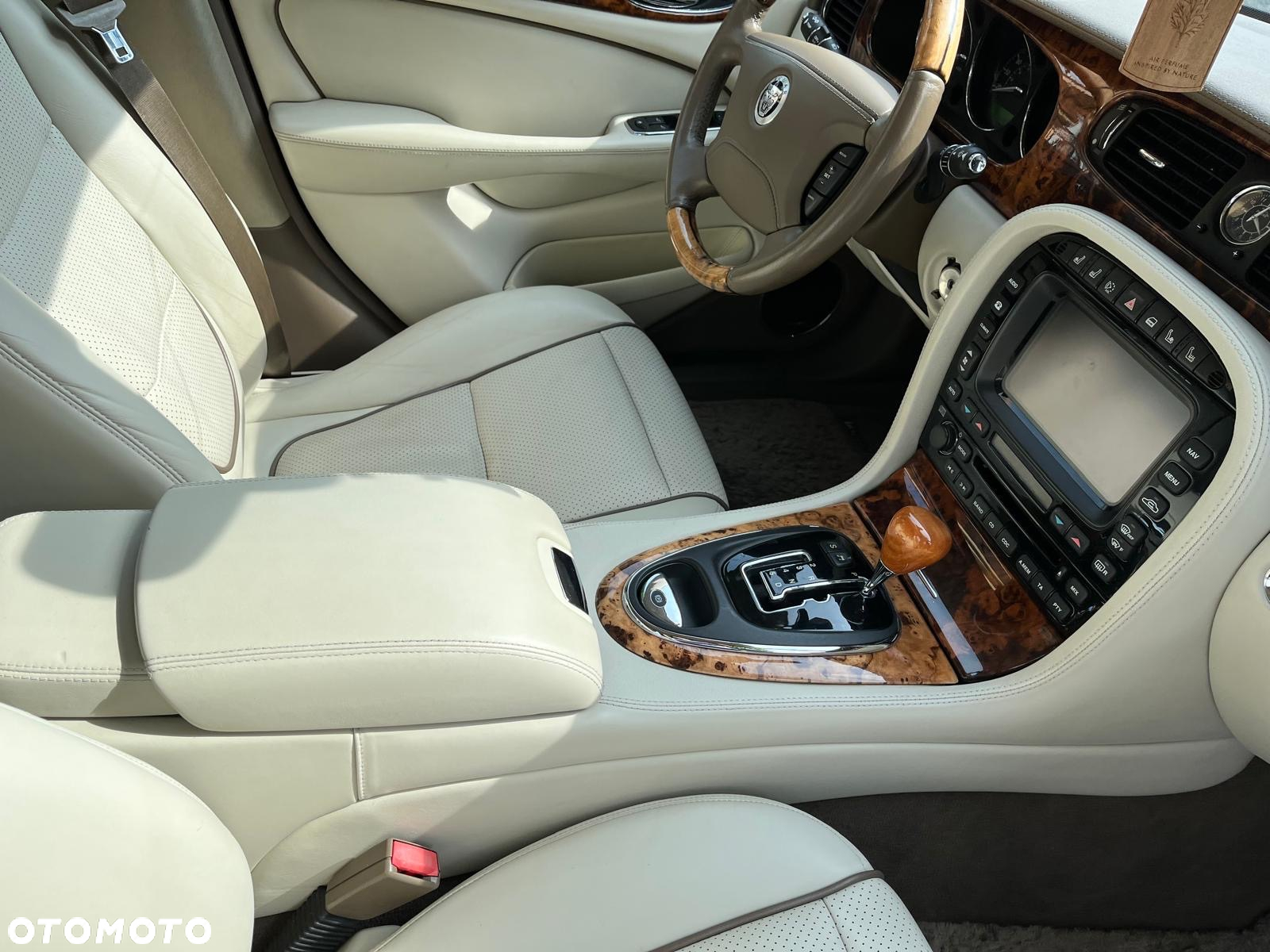 Jaguar XJ XJ8 4.2 LWB - 31