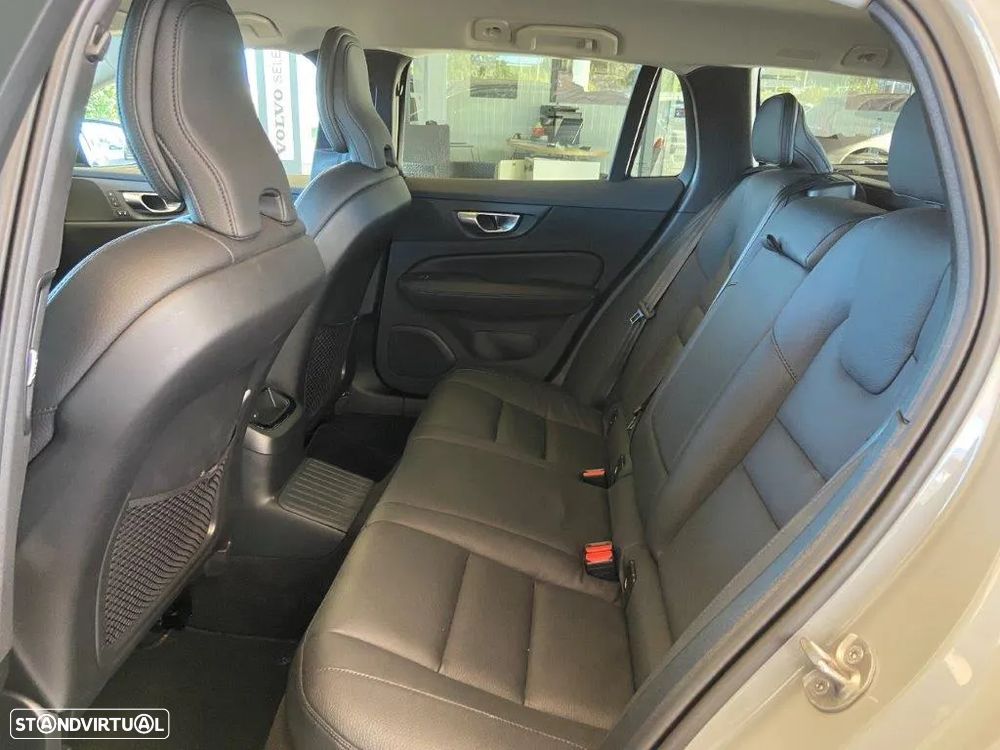 Volvo V60 2.0 T6 AWD TE Plus Dark - 12