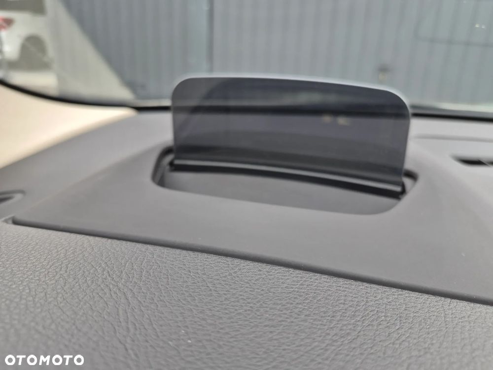 BMW Seria 2 218d Sport-Aut Luxury Line - 11