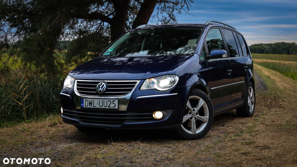 Volkswagen Touran - 1