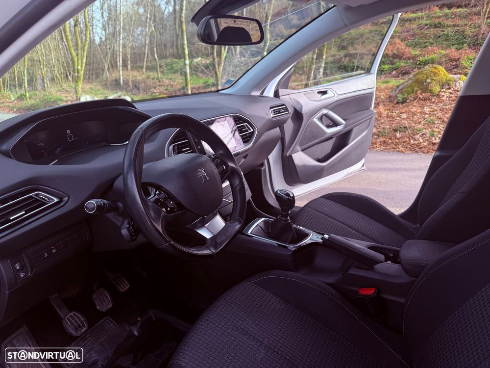 Peugeot 308 SW BlueHDi 130 Stop & Start Allure Pack - 14