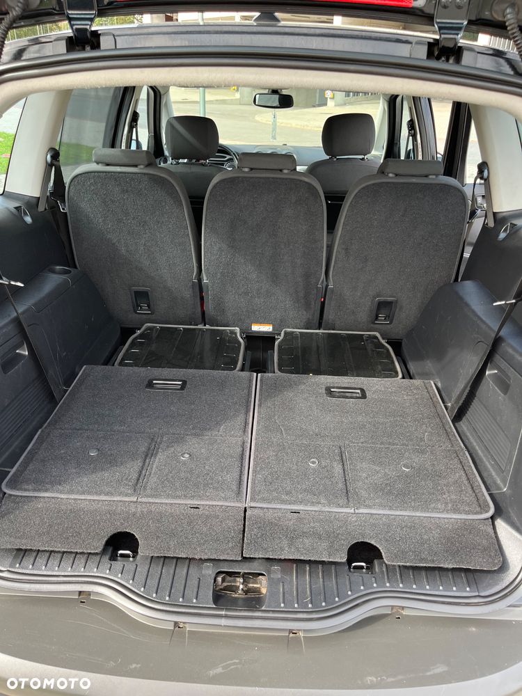 Ford S-Max - 13
