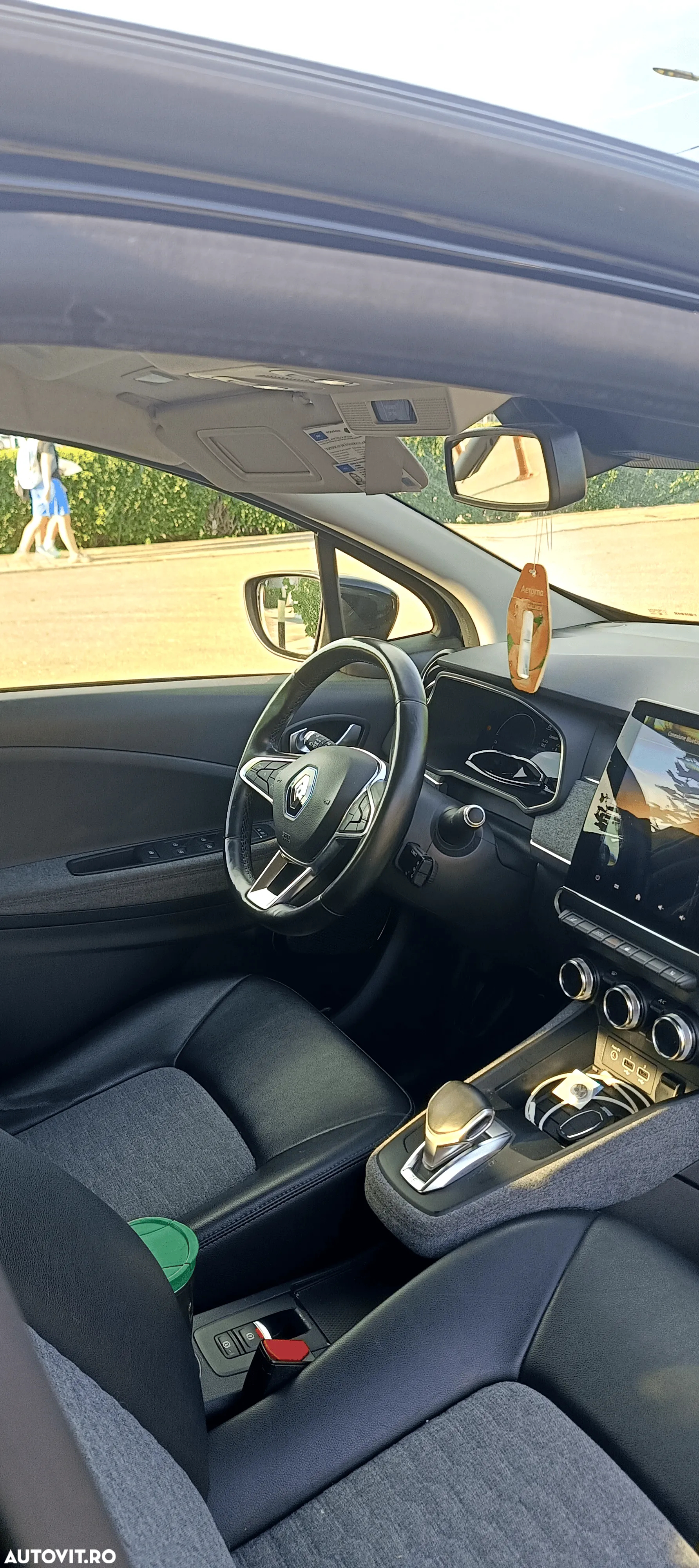 Renault ZOE 50 R135 Iconic - 4