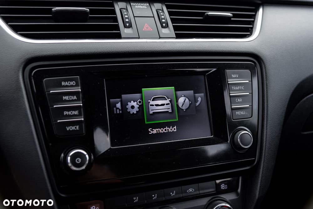 Skoda Octavia 2.0 TDI DSG RS - 35