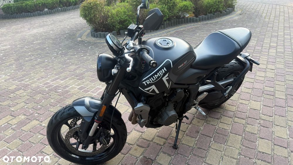 Triumph Trident - 4