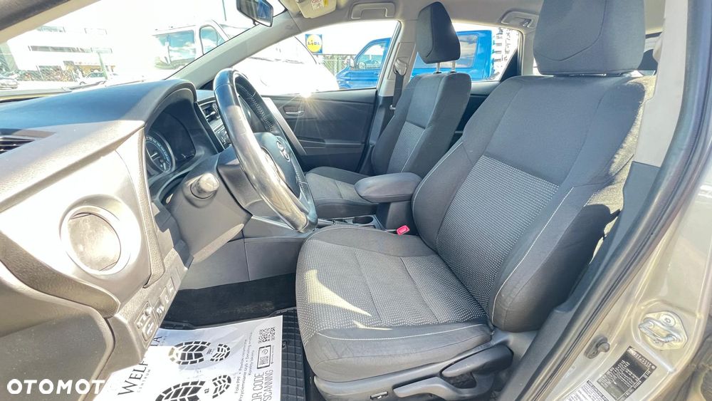 Toyota Auris - 17