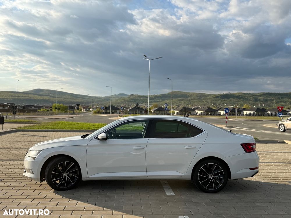 Skoda Superb 2.0 TDI DSG 4X4 Style - 8