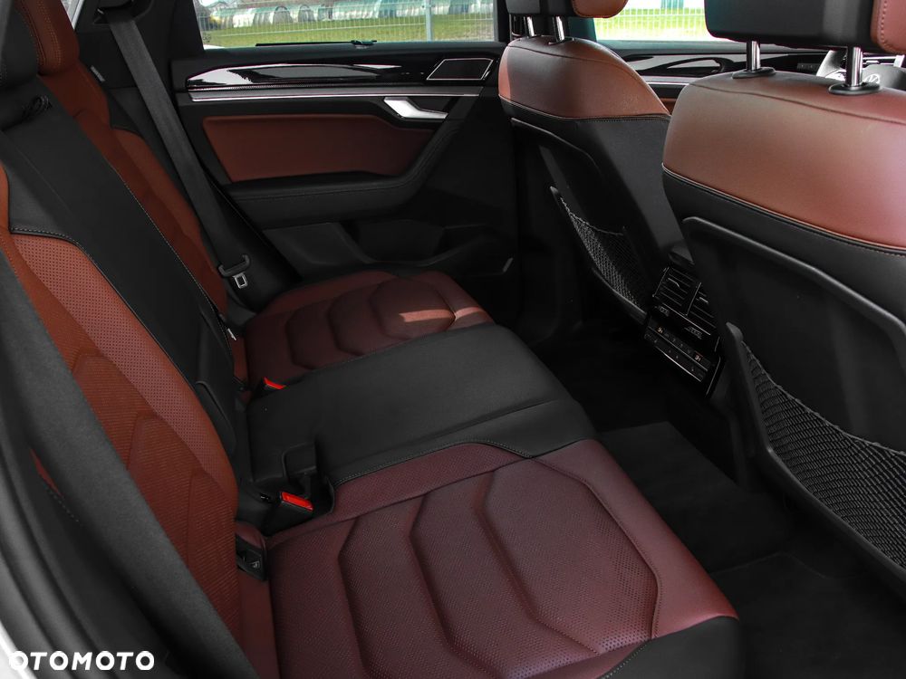 Volkswagen Touareg 3.0 V6 TDI 4Motion R-Line - 13