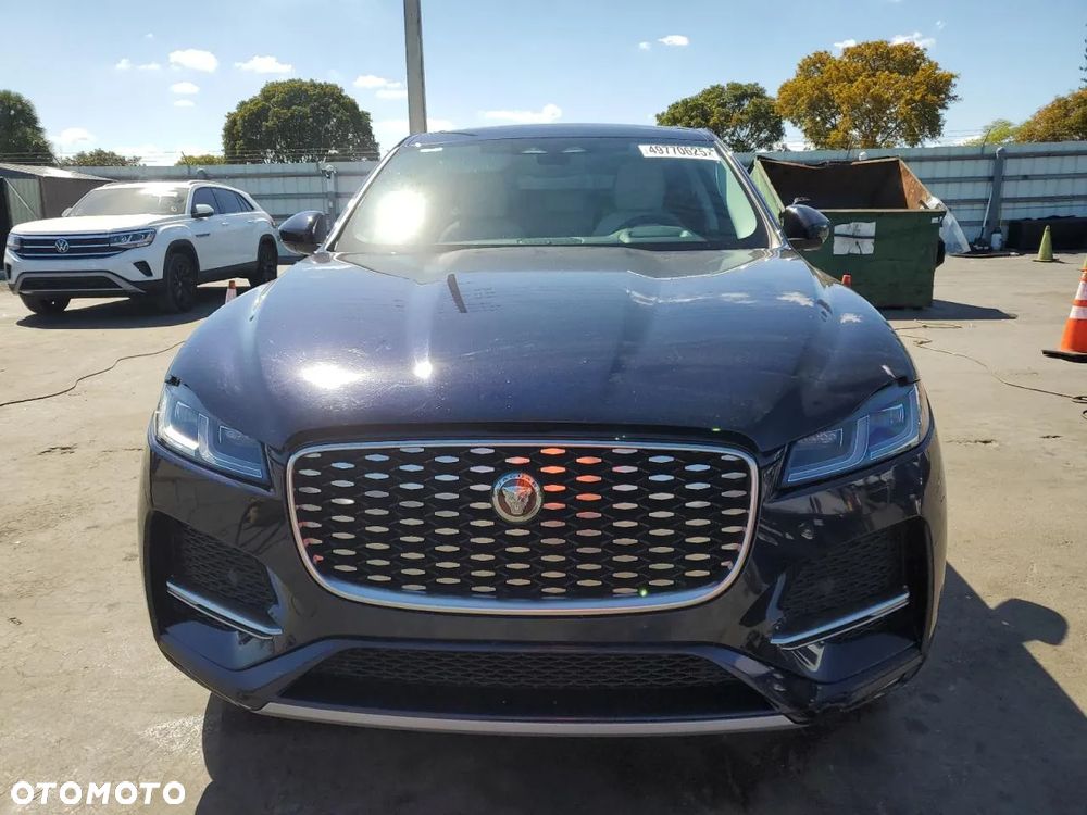 Jaguar F-Pace P250 AWD R-Dynamic S - 6