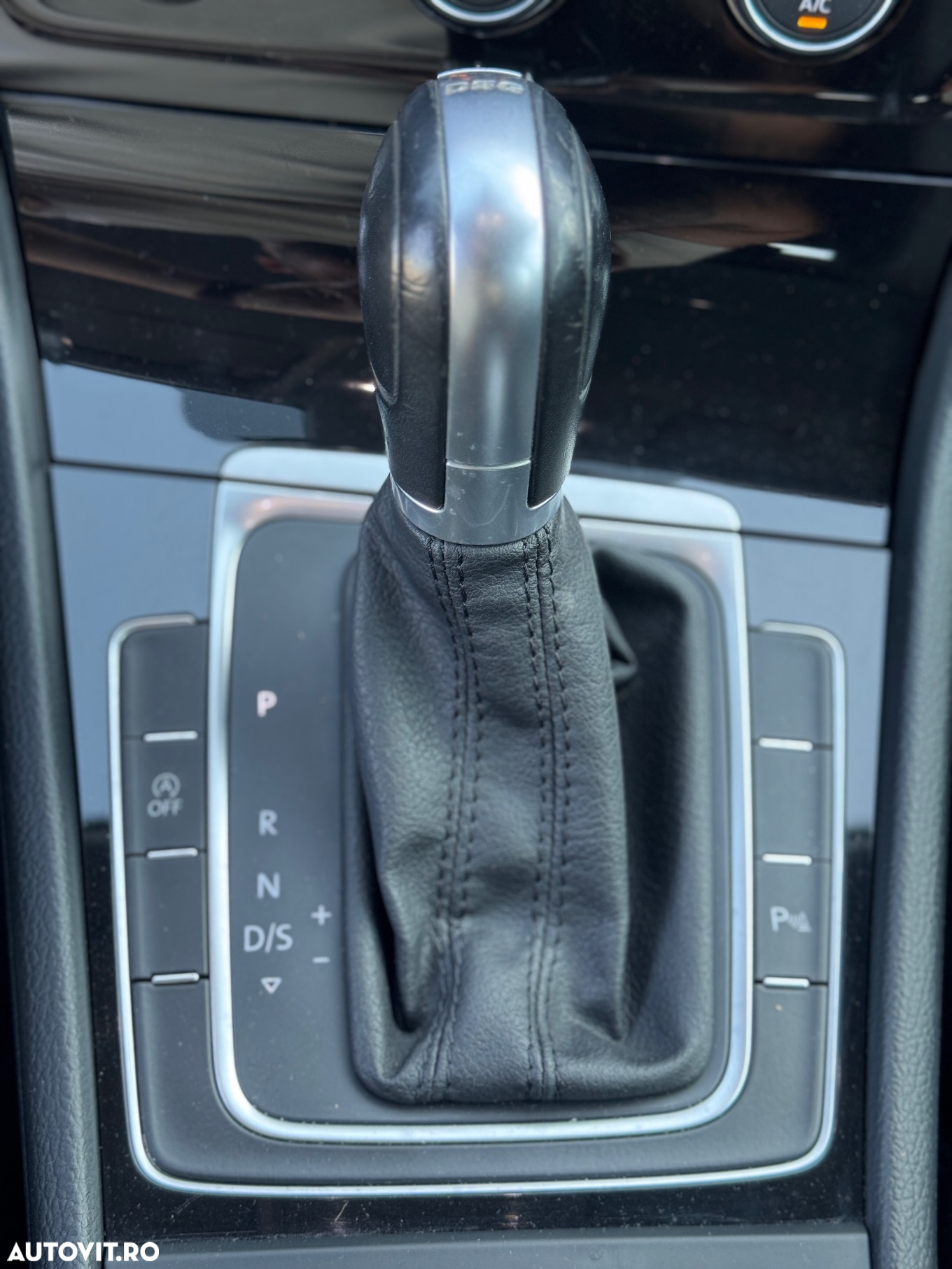 Volkswagen Golf 2.0 TDI DSG Highline - 23