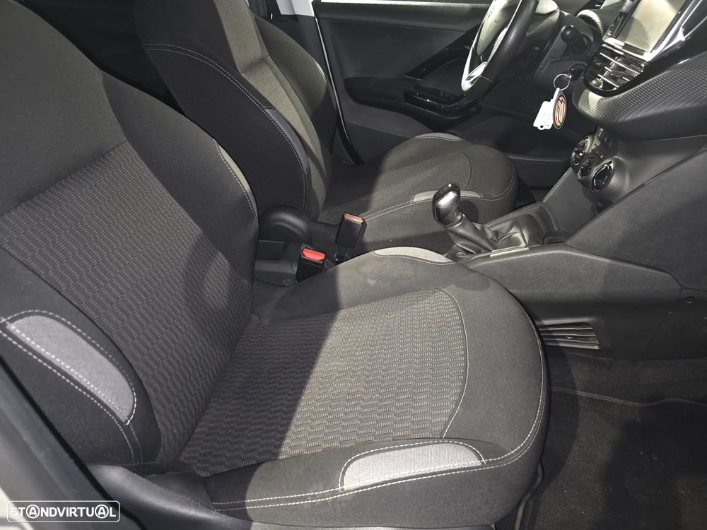 Peugeot 208 1.2 VTi SE Style - 11