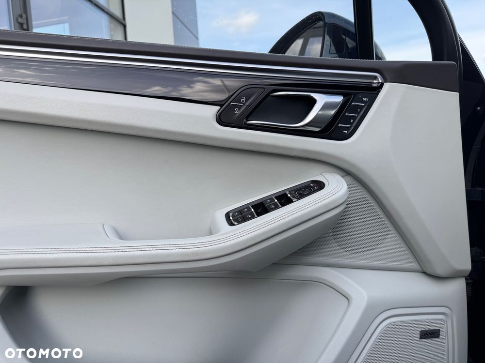 Porsche Macan Standard - 26