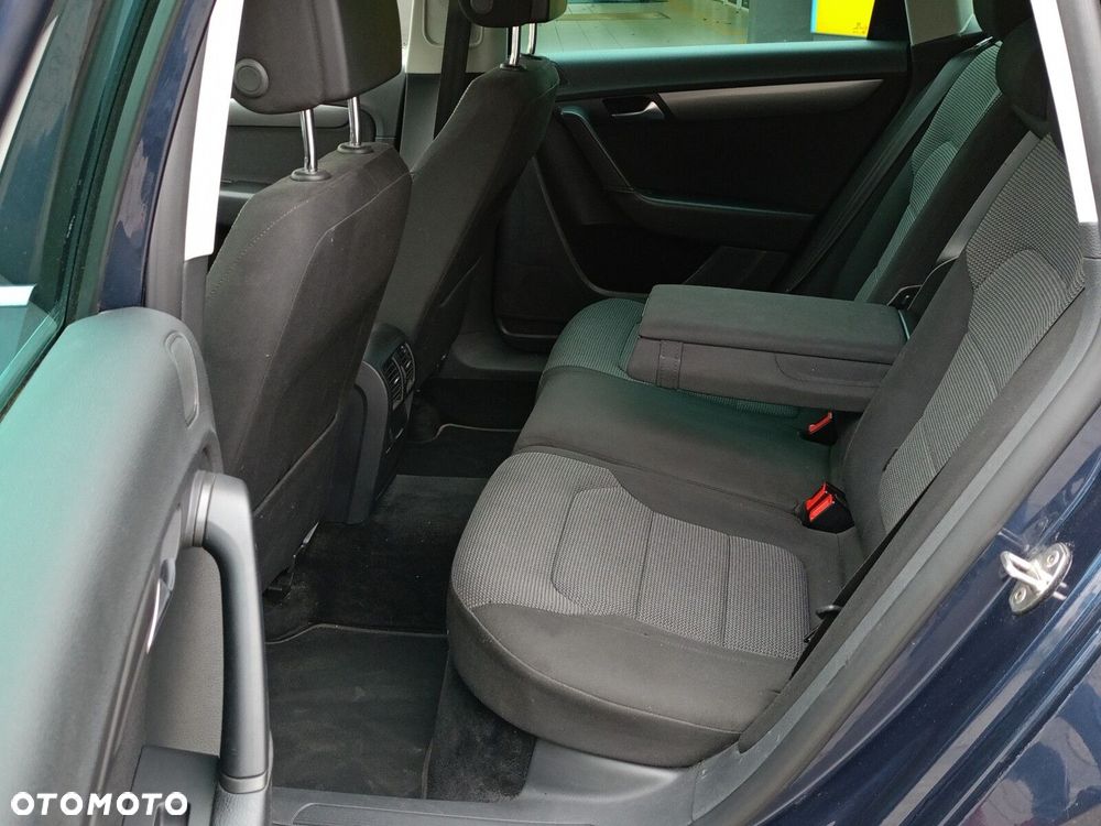 Volkswagen Passat 1.6 TDI Trendline - 13