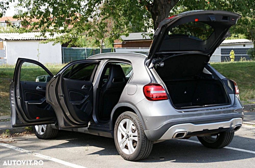 Mercedes-Benz GLA 220 d 4Matic 7G-DCT - 8