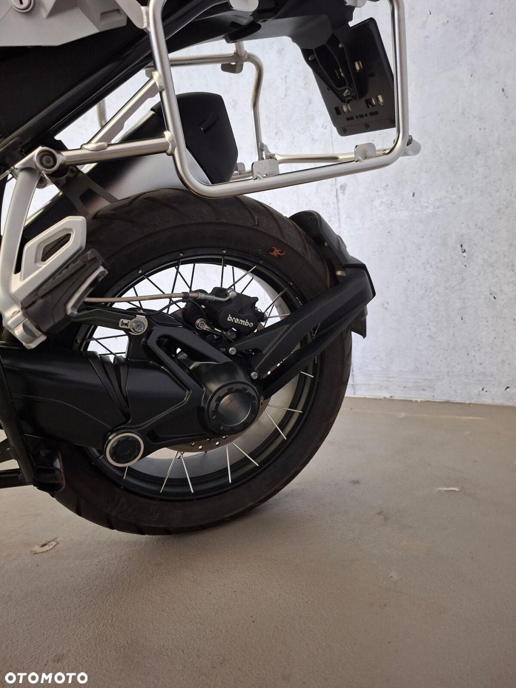 BMW R - 8