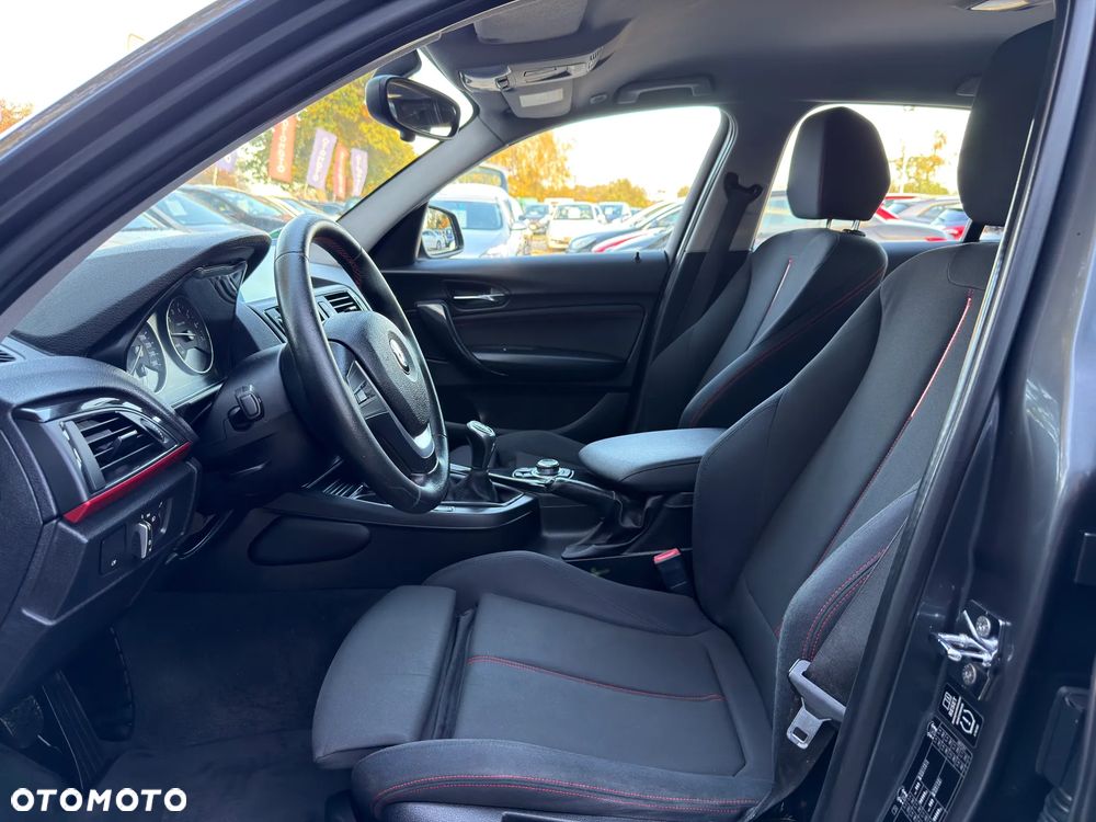 BMW Seria 1 118i Sport Line - 30